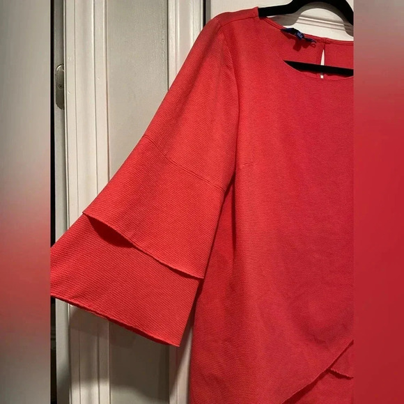 Apt 9 Pink Asymmetrical Tiered Top 3/4 Flare Sleeve Button Keyhole Back Size M - Picture 2 of 11